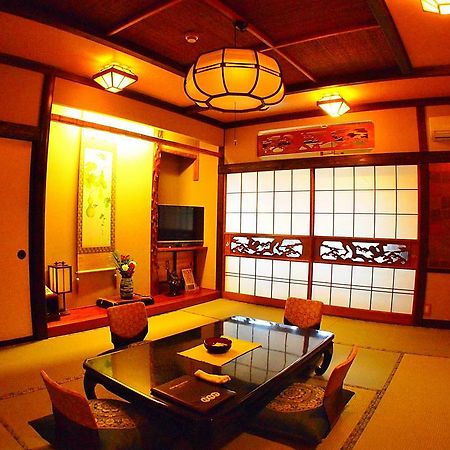 Chuo Hotel Chikuma Екстер'єр фото