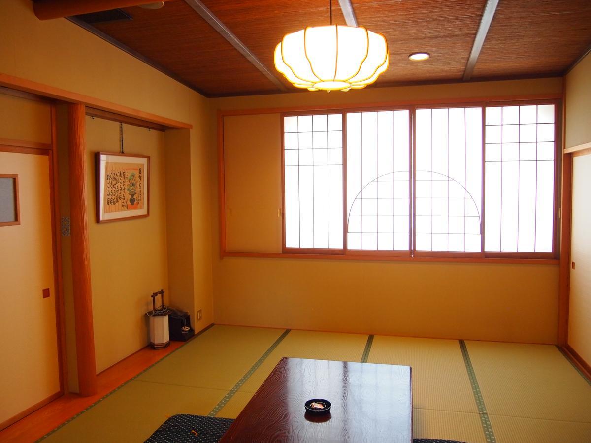Chuo Hotel Chikuma Екстер'єр фото