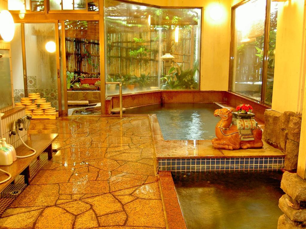 Chuo Hotel Chikuma Екстер'єр фото